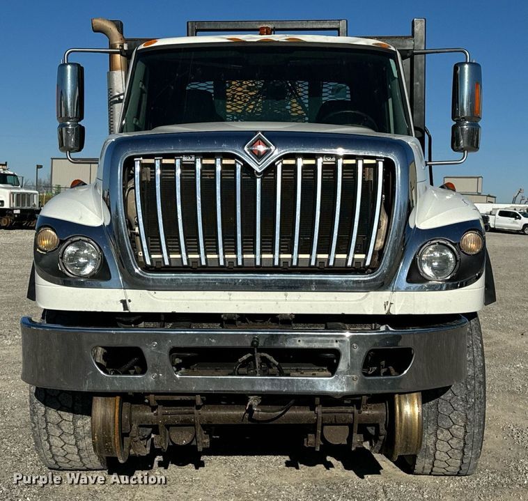 image for item NM9098 2011 International WorkStar 7600 SBA  grapple crane truck