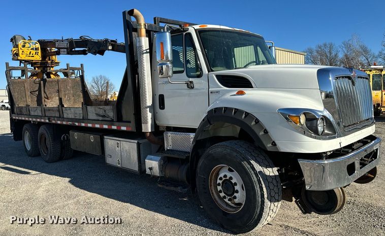 image for item NM9098 2011 International WorkStar 7600 SBA  grapple crane truck