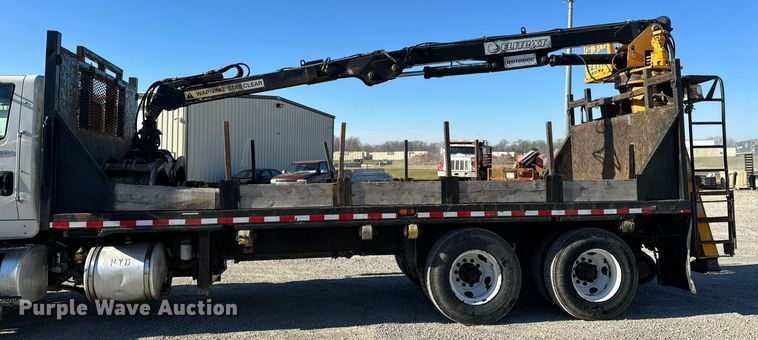 image for item NM9098 2011 International WorkStar 7600 SBA  grapple crane truck