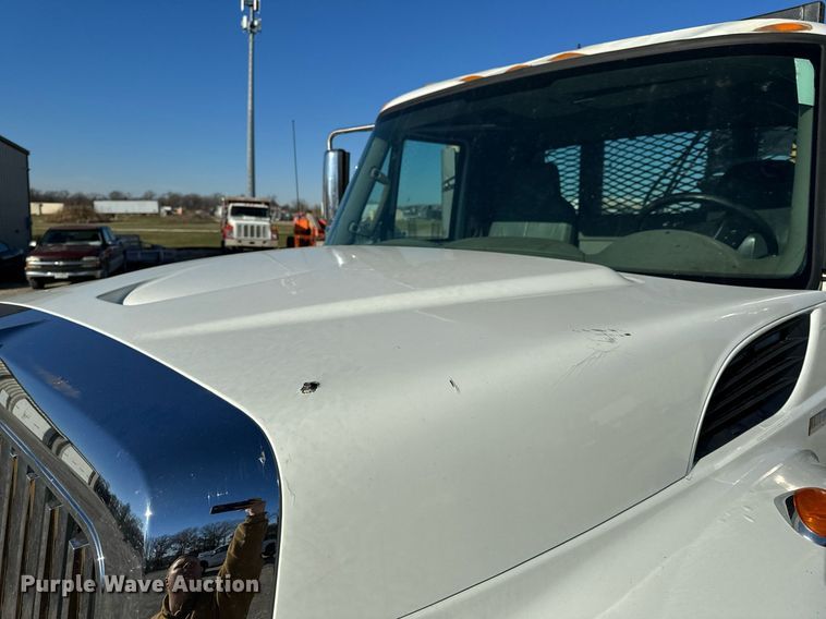 image for item NM9098 2011 International WorkStar 7600 SBA  grapple crane truck