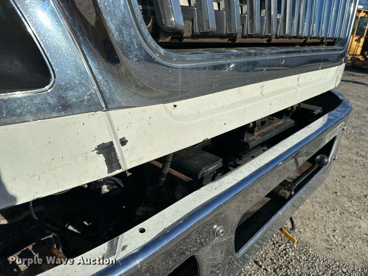 image for item NM9098 2011 International WorkStar 7600 SBA  grapple crane truck