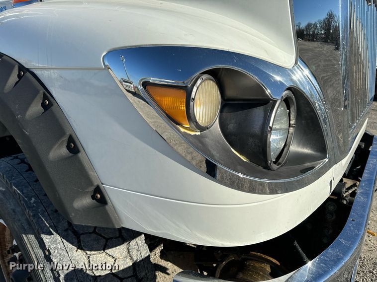 image for item NM9098 2011 International WorkStar 7600 SBA  grapple crane truck