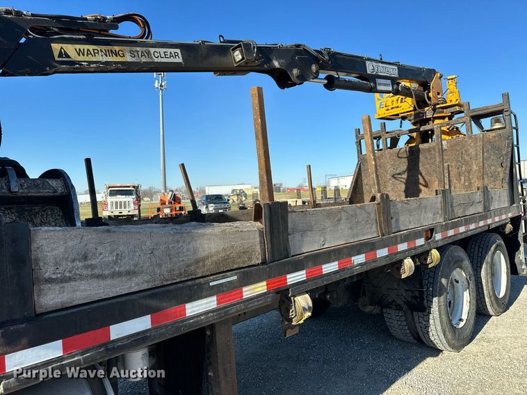 image for item NM9098 2011 International WorkStar 7600 SBA  grapple crane truck