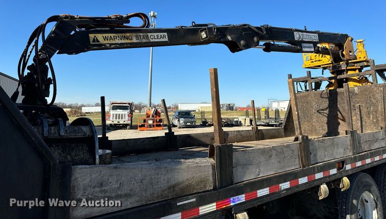 image for item NM9098 2011 International WorkStar 7600 SBA  grapple crane truck