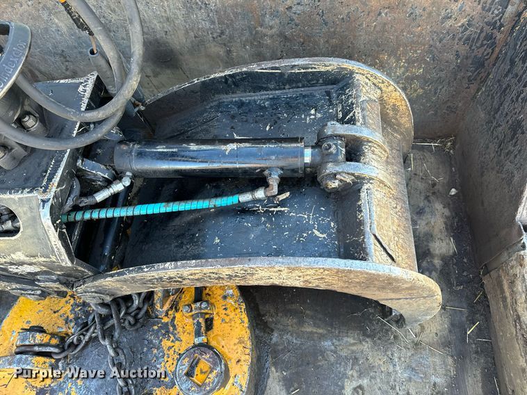 image for item NM9098 2011 International WorkStar 7600 SBA  grapple crane truck