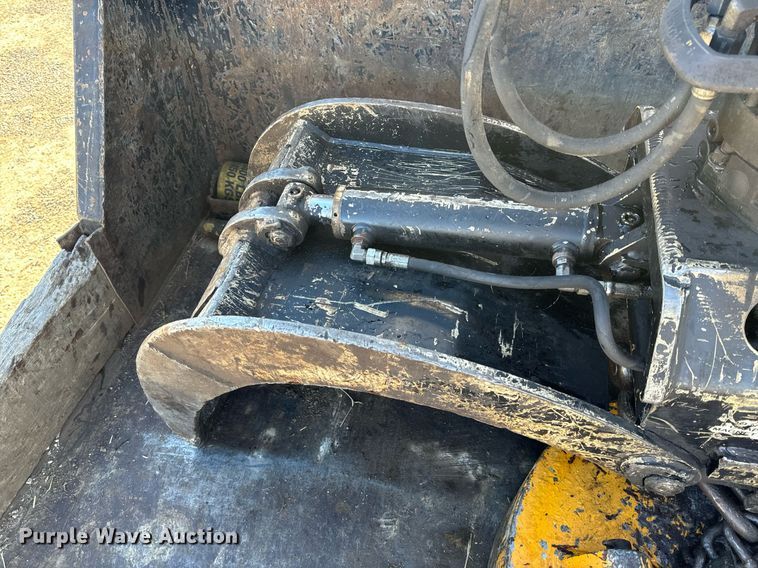 image for item NM9098 2011 International WorkStar 7600 SBA  grapple crane truck