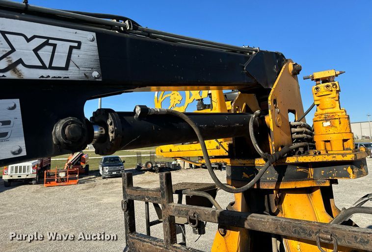 image for item NM9098 2011 International WorkStar 7600 SBA  grapple crane truck