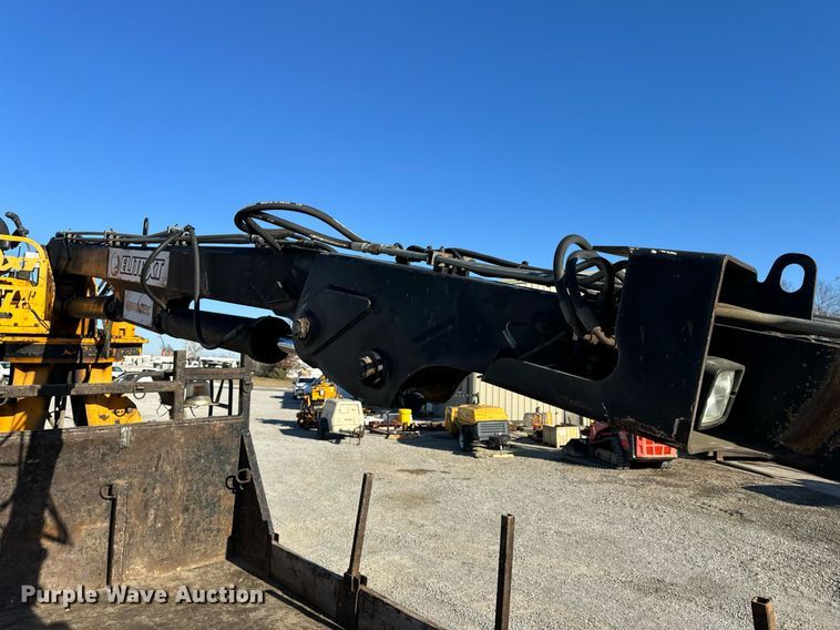 image for item NM9098 2011 International WorkStar 7600 SBA  grapple crane truck