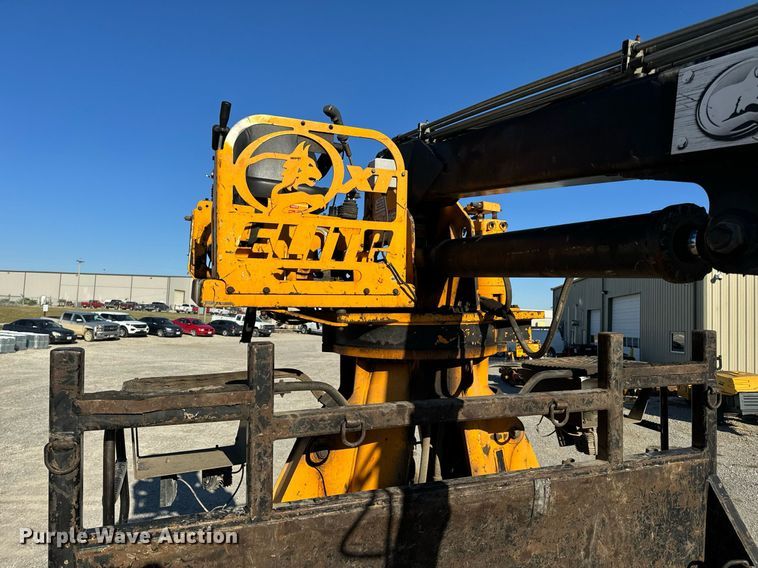 image for item NM9098 2011 International WorkStar 7600 SBA  grapple crane truck