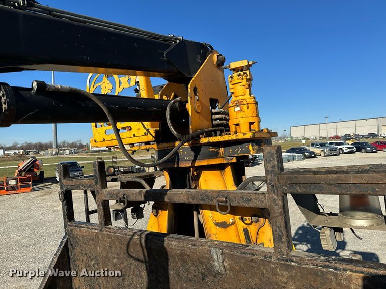 image for item NM9098 2011 International WorkStar 7600 SBA  grapple crane truck