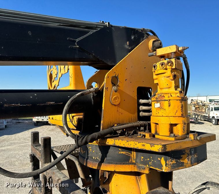 image for item NM9098 2011 International WorkStar 7600 SBA  grapple crane truck