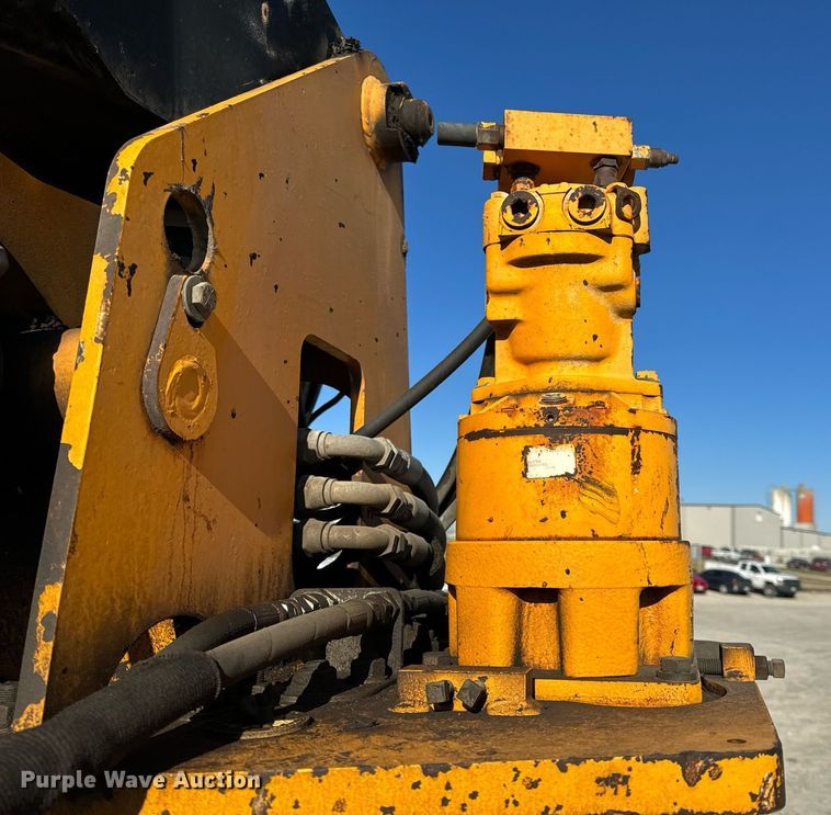 image for item NM9098 2011 International WorkStar 7600 SBA  grapple crane truck