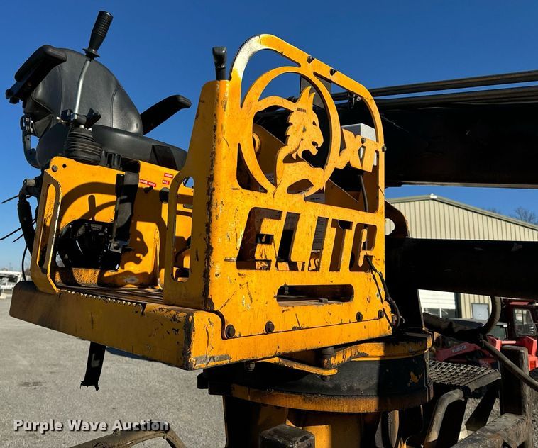 image for item NM9098 2011 International WorkStar 7600 SBA  grapple crane truck