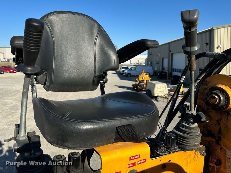 image for item NM9098 2011 International WorkStar 7600 SBA  grapple crane truck