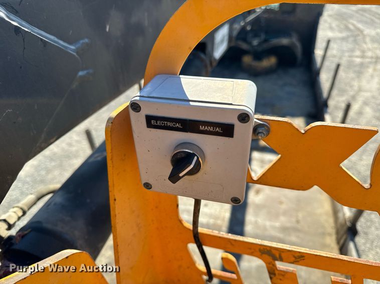 image for item NM9098 2011 International WorkStar 7600 SBA  grapple crane truck