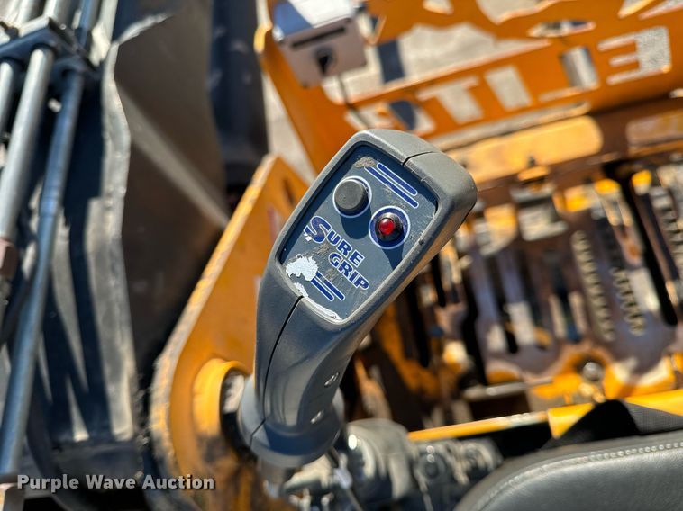 image for item NM9098 2011 International WorkStar 7600 SBA  grapple crane truck