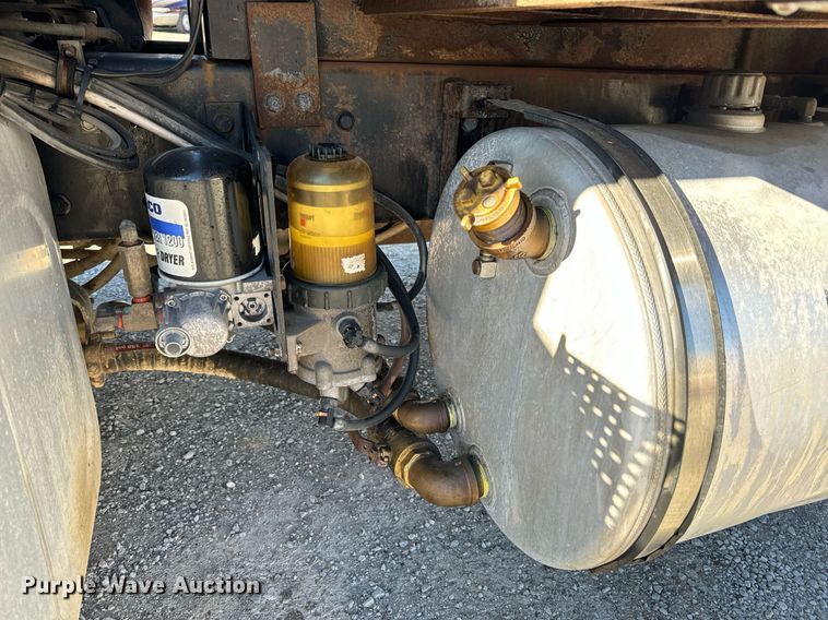 image for item NM9098 2011 International WorkStar 7600 SBA  grapple crane truck