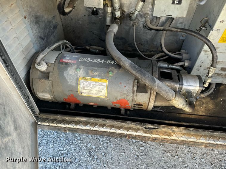 image for item NM9098 2011 International WorkStar 7600 SBA  grapple crane truck