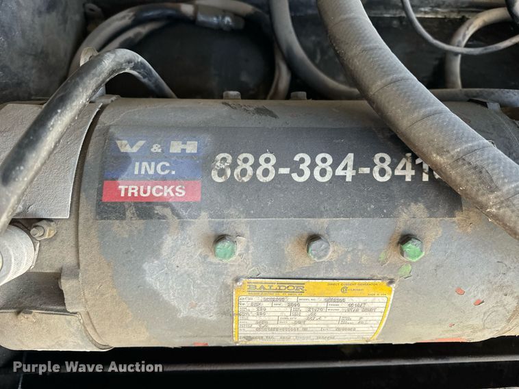 image for item NM9098 2011 International WorkStar 7600 SBA  grapple crane truck