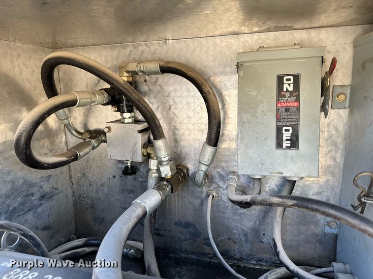 image for item NM9098 2011 International WorkStar 7600 SBA  grapple crane truck