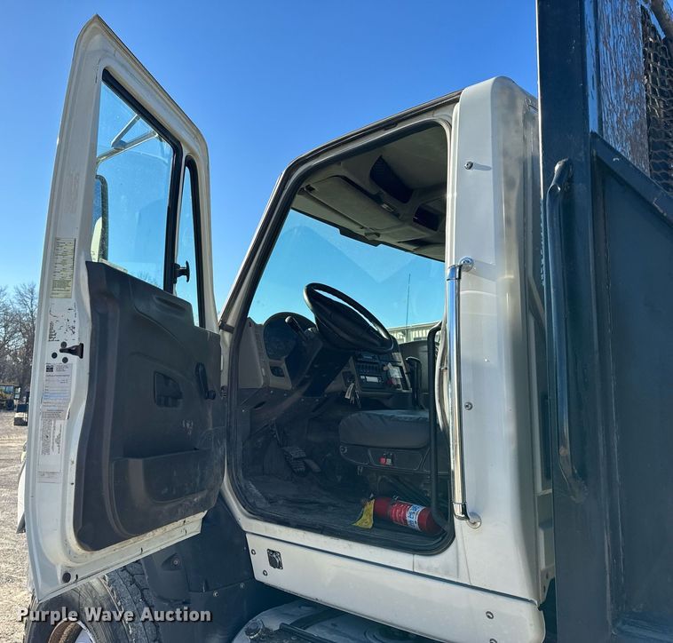 image for item NM9098 2011 International WorkStar 7600 SBA  grapple crane truck