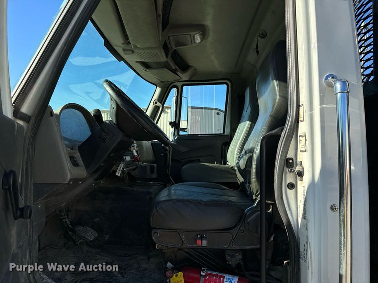 image for item NM9098 2011 International WorkStar 7600 SBA  grapple crane truck