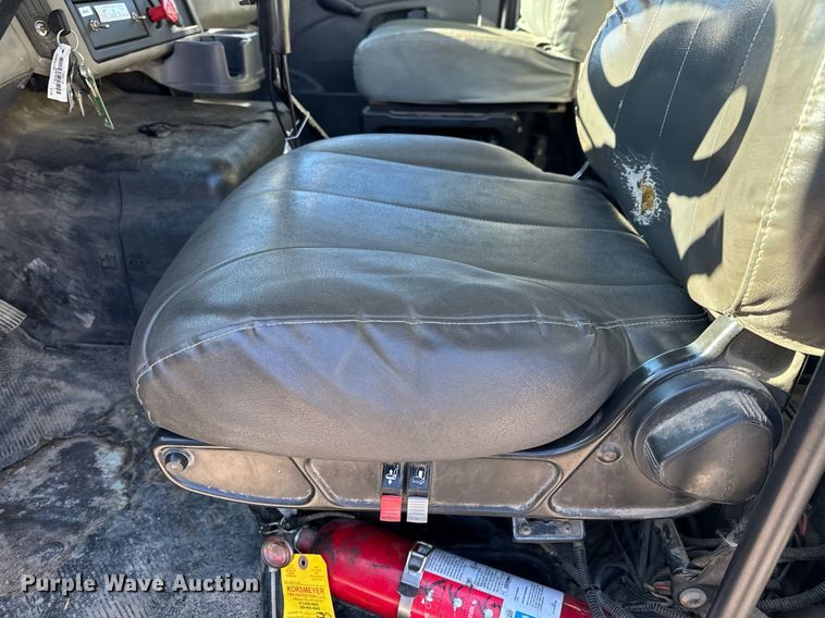 image for item NM9098 2011 International WorkStar 7600 SBA  grapple crane truck