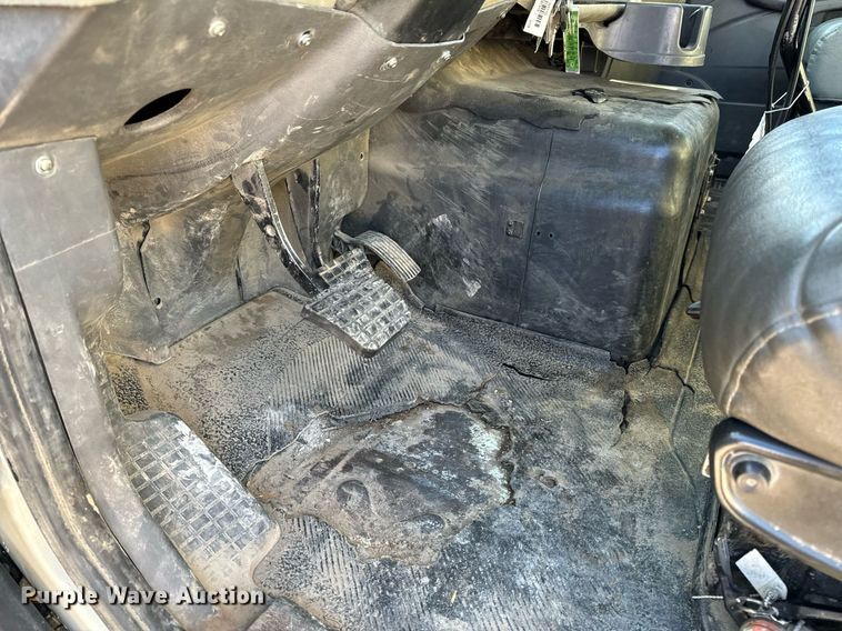 image for item NM9098 2011 International WorkStar 7600 SBA  grapple crane truck