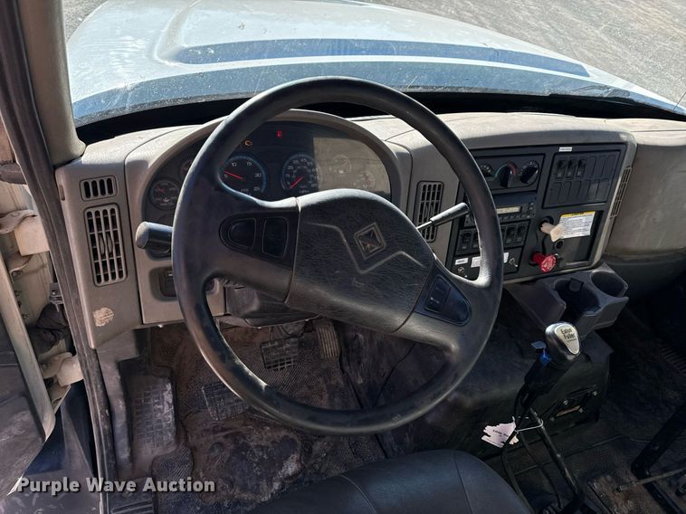 image for item NM9098 2011 International WorkStar 7600 SBA  grapple crane truck