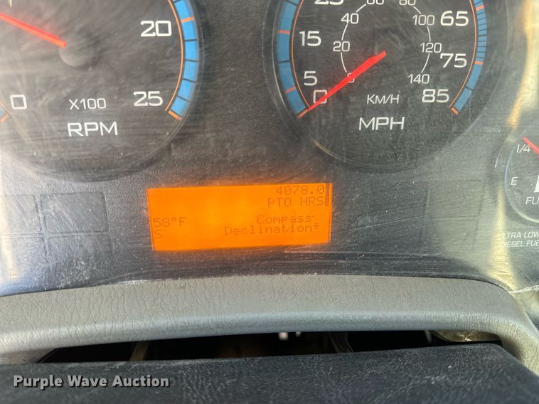 image for item NM9098 2011 International WorkStar 7600 SBA  grapple crane truck