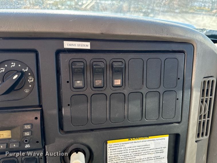 image for item NM9098 2011 International WorkStar 7600 SBA  grapple crane truck