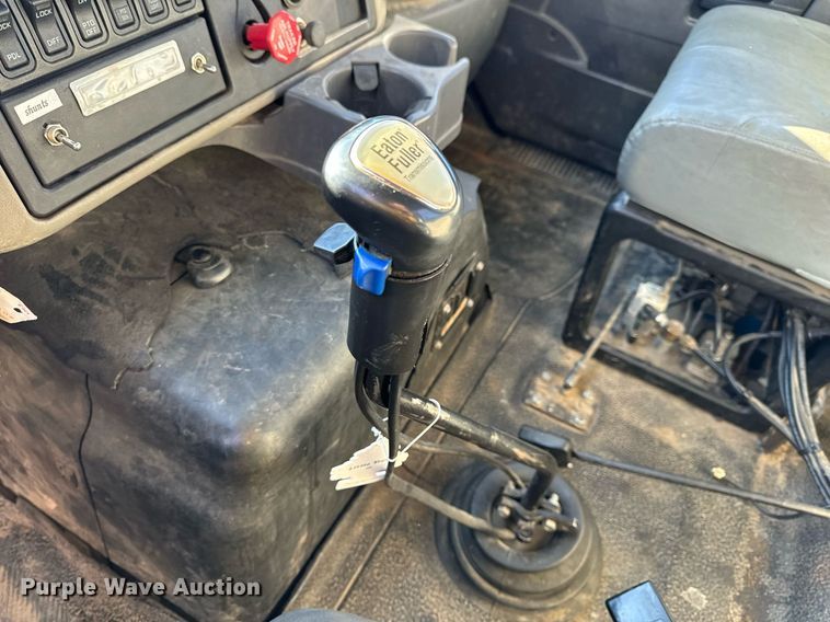 image for item NM9098 2011 International WorkStar 7600 SBA  grapple crane truck