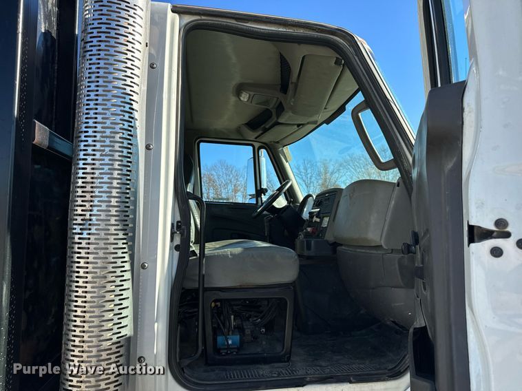 image for item NM9098 2011 International WorkStar 7600 SBA  grapple crane truck