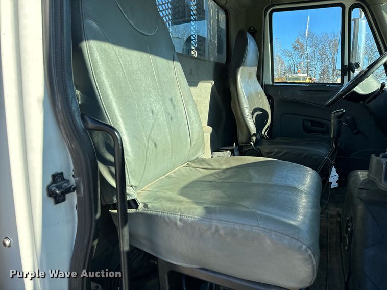 image for item NM9098 2011 International WorkStar 7600 SBA  grapple crane truck