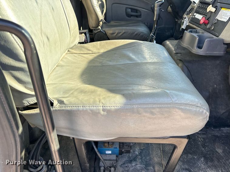 image for item NM9098 2011 International WorkStar 7600 SBA  grapple crane truck