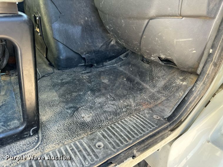 image for item NM9098 2011 International WorkStar 7600 SBA  grapple crane truck