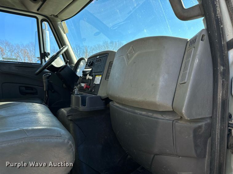 image for item NM9098 2011 International WorkStar 7600 SBA  grapple crane truck