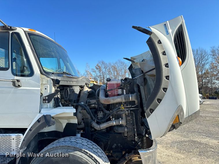 image for item NM9098 2011 International WorkStar 7600 SBA  grapple crane truck