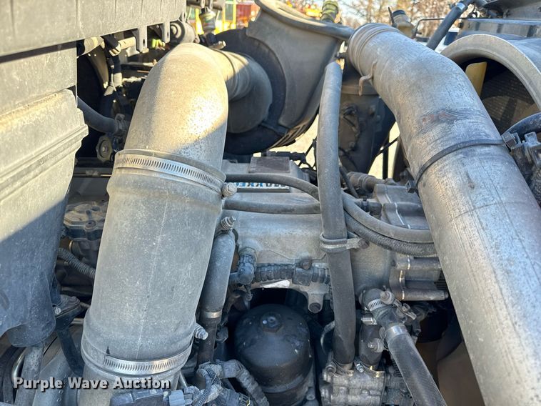 image for item NM9098 2011 International WorkStar 7600 SBA  grapple crane truck