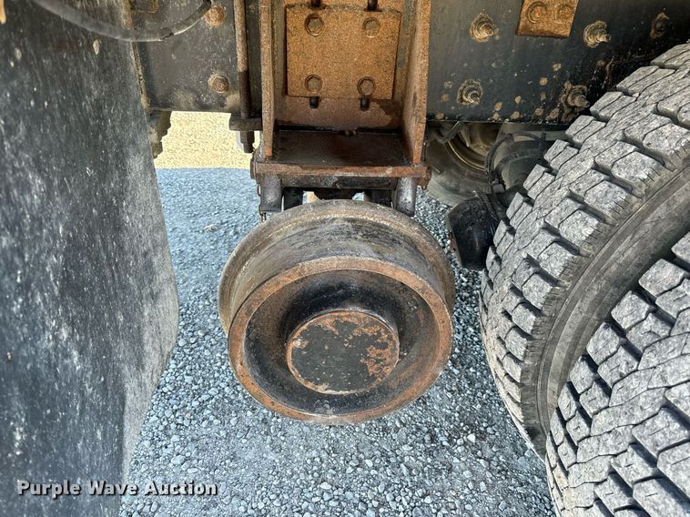 image for item NM9098 2011 International WorkStar 7600 SBA  grapple crane truck