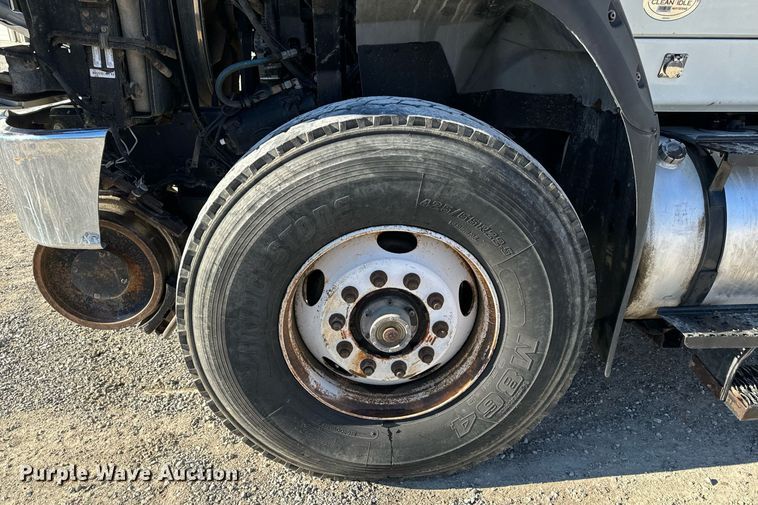 image for item NM9098 2011 International WorkStar 7600 SBA  grapple crane truck