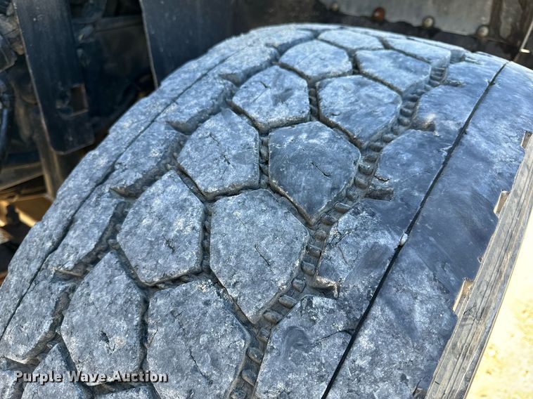 image for item NM9098 2011 International WorkStar 7600 SBA  grapple crane truck