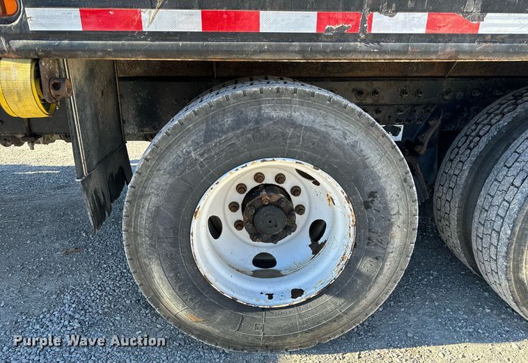 image for item NM9098 2011 International WorkStar 7600 SBA  grapple crane truck