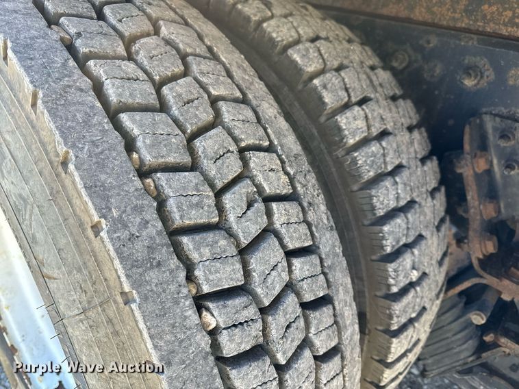 image for item NM9098 2011 International WorkStar 7600 SBA  grapple crane truck