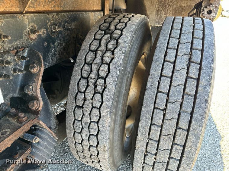 image for item NM9098 2011 International WorkStar 7600 SBA  grapple crane truck