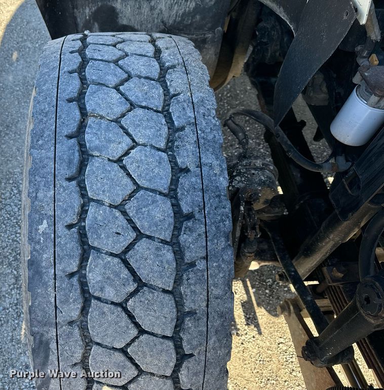 image for item NM9098 2011 International WorkStar 7600 SBA  grapple crane truck