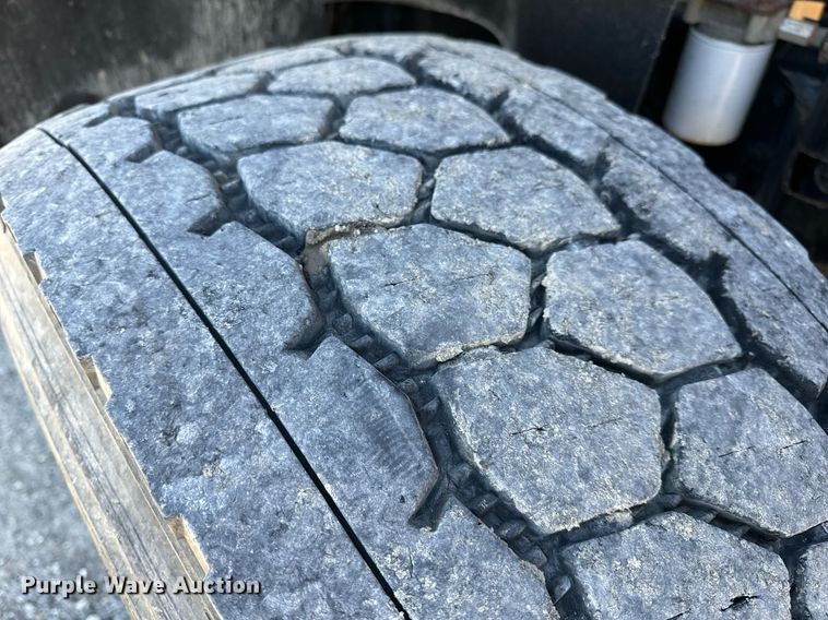 image for item NM9098 2011 International WorkStar 7600 SBA  grapple crane truck