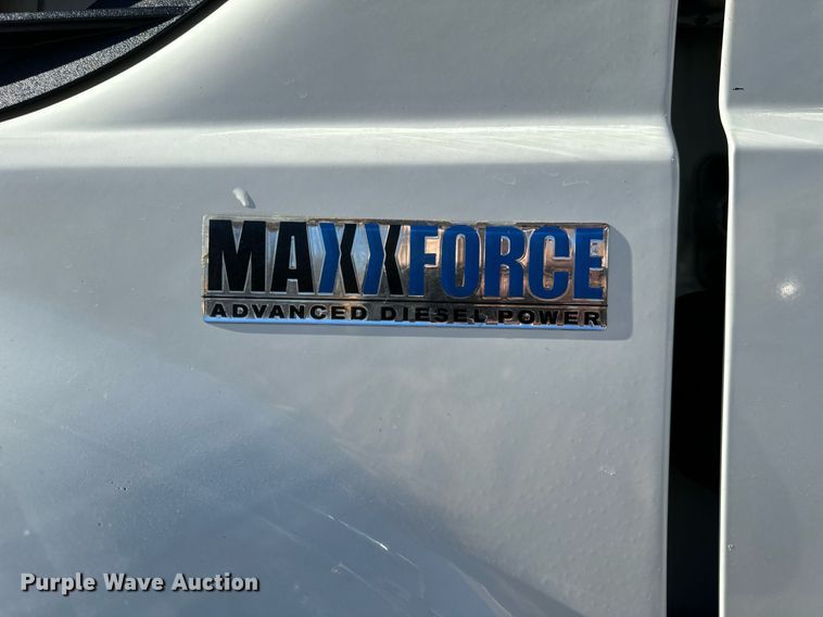 image for item NM9098 2011 International WorkStar 7600 SBA  grapple crane truck