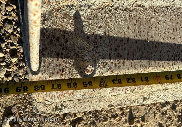 image for item NM9107 1999 New Holland 555E  backhoe