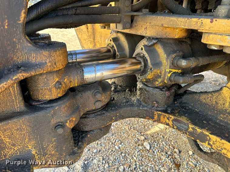 image for item NM9107 1999 New Holland 555E  backhoe